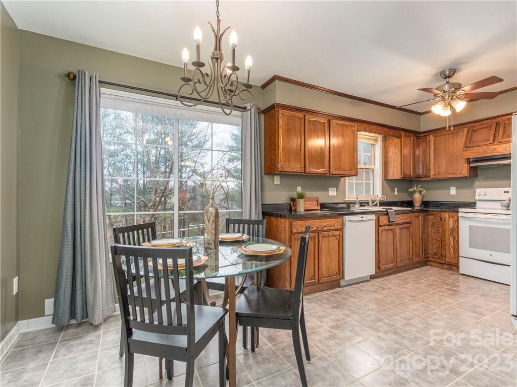 1116 Alexander Road Leicester, NC 28748 - Photo 6 of 37 Gallery Image 6