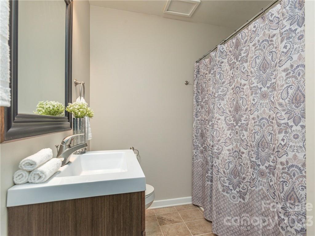 1116 Alexander Road Leicester, NC 28748 - Photo 10 of 37 Gallery Image 10