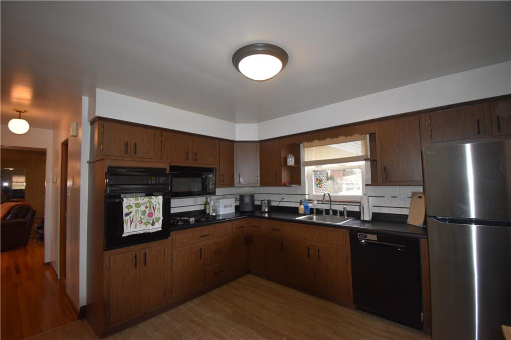 595 Maple Avenue Springdale, PA 15144 - Photo 25 of 44 clean and great work flow