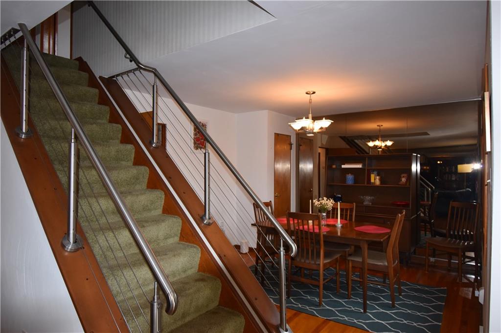 Look Right to dining room