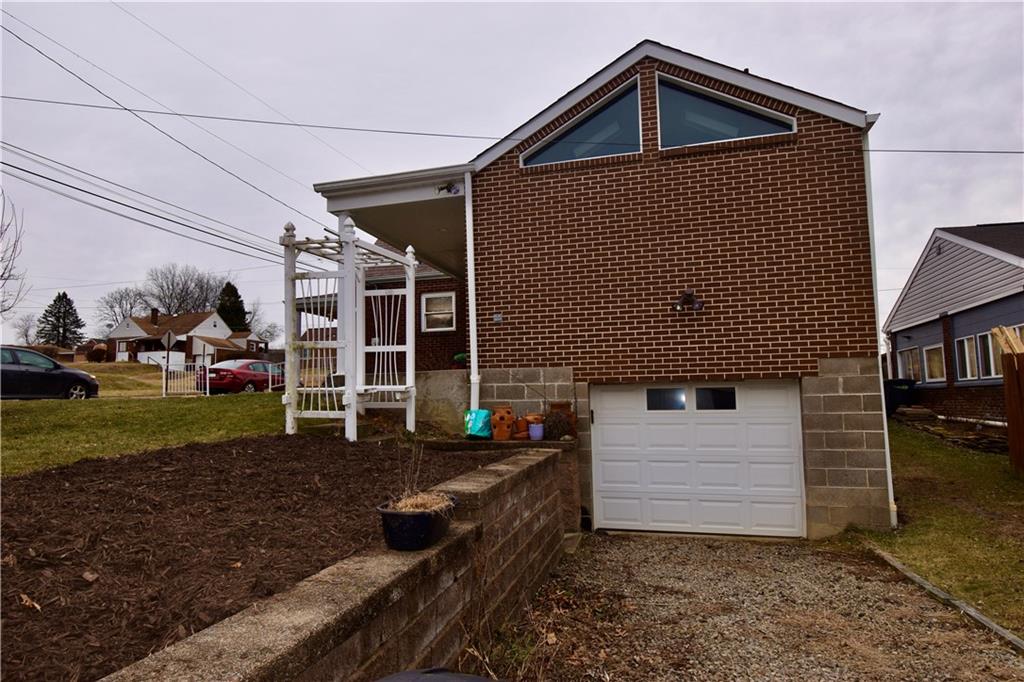 595 Maple Avenue Springdale, PA 15144 - Photo 43 of 44 Gallery Image 43