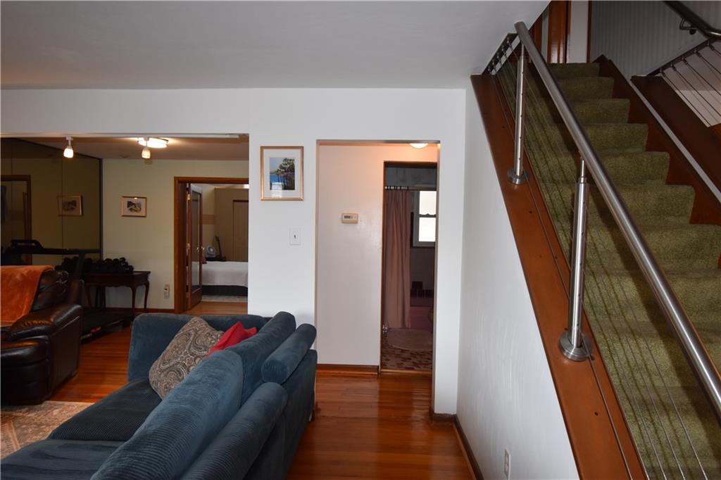 595 Maple Avenue Springdale, PA 15144 - Photo 8 of 44 Well done space