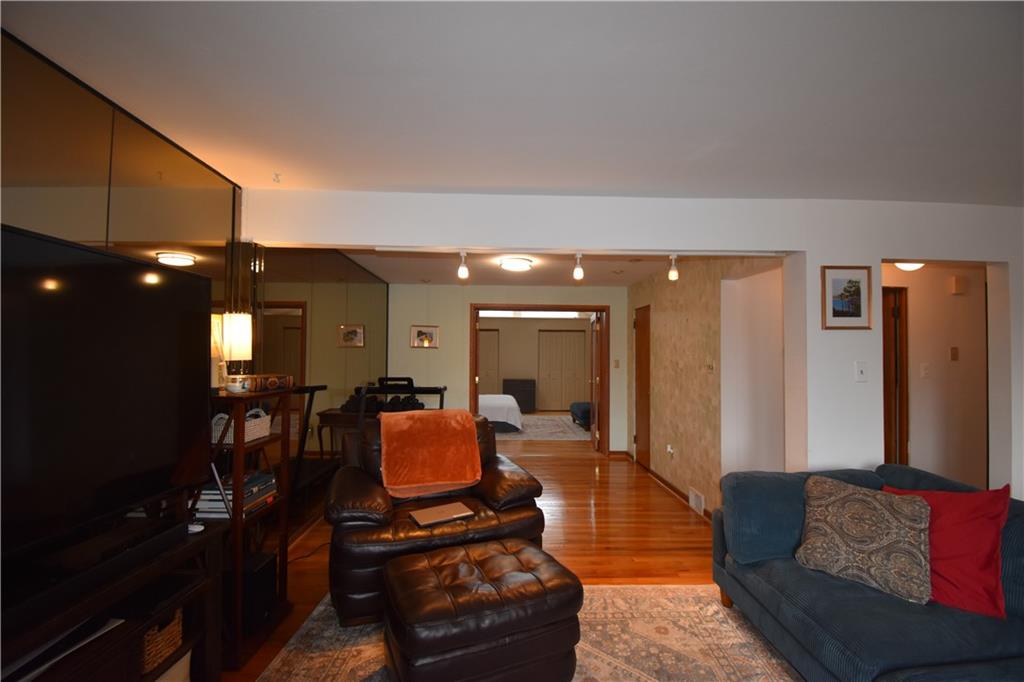 595 Maple Avenue Springdale, PA 15144 - Photo 10 of 44 Easy room to arrange furniture