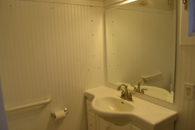 215 South Main Street Ithaca, MI 48847 - Photo 16 of 26 1827697-15.JPG