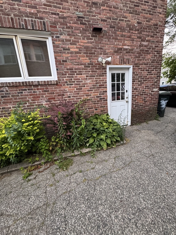 30-32 Colchester Street Springfield, MA 01109 - Photo 13 of 14