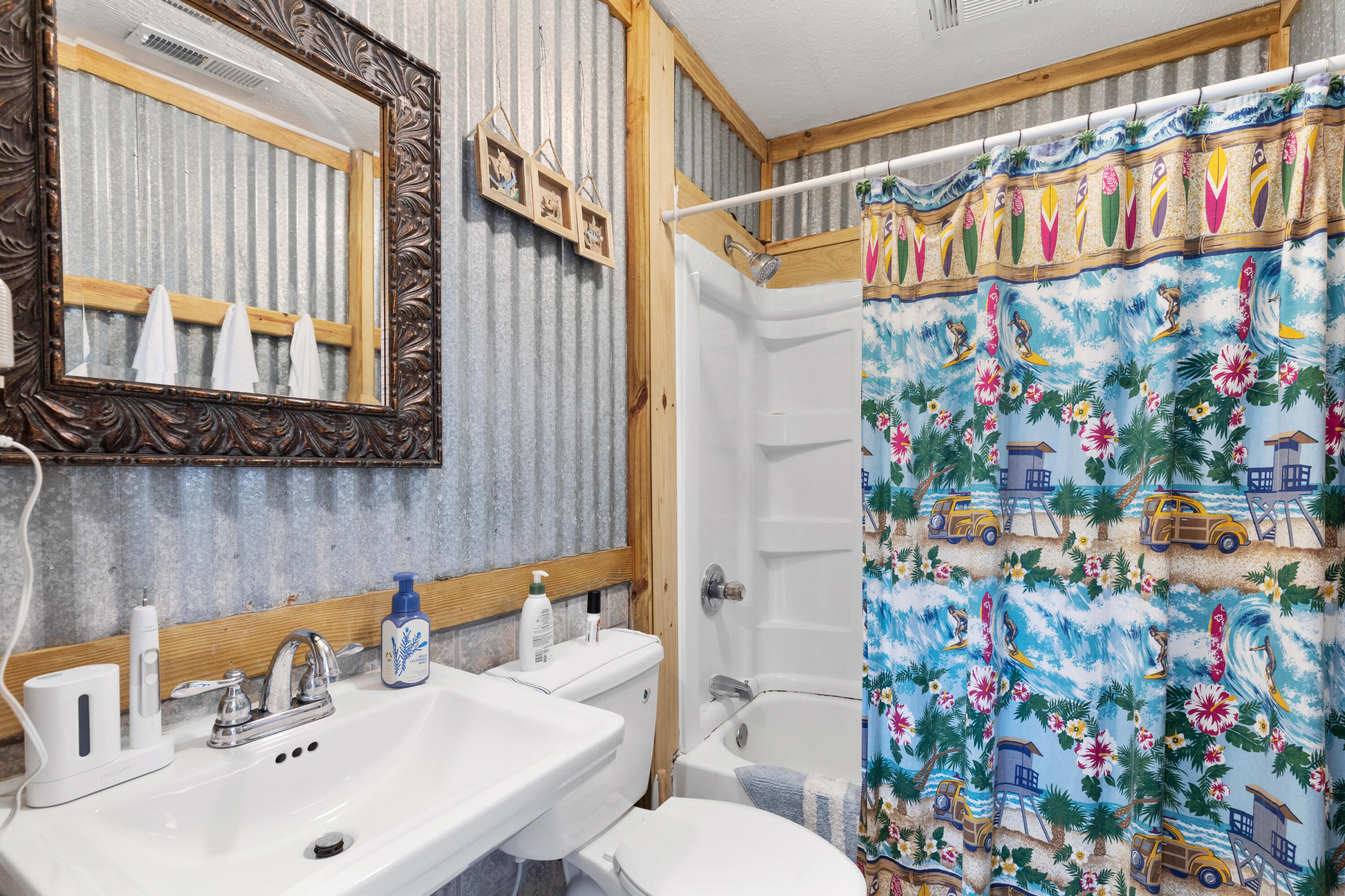 604 West Ashley Avenue Folly Beach, SC 29439 - Photo 23 of 43 604WestAshleyAvenue- KeenEyeMarketing001