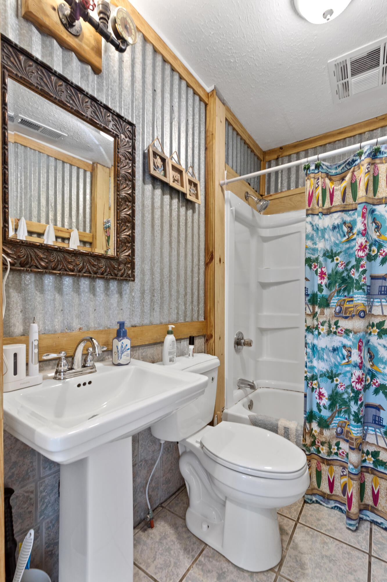 604 West Ashley Avenue Folly Beach, SC 29439 - Photo 24 of 43 604WestAshleyAvenue- KeenEyeMarketing001