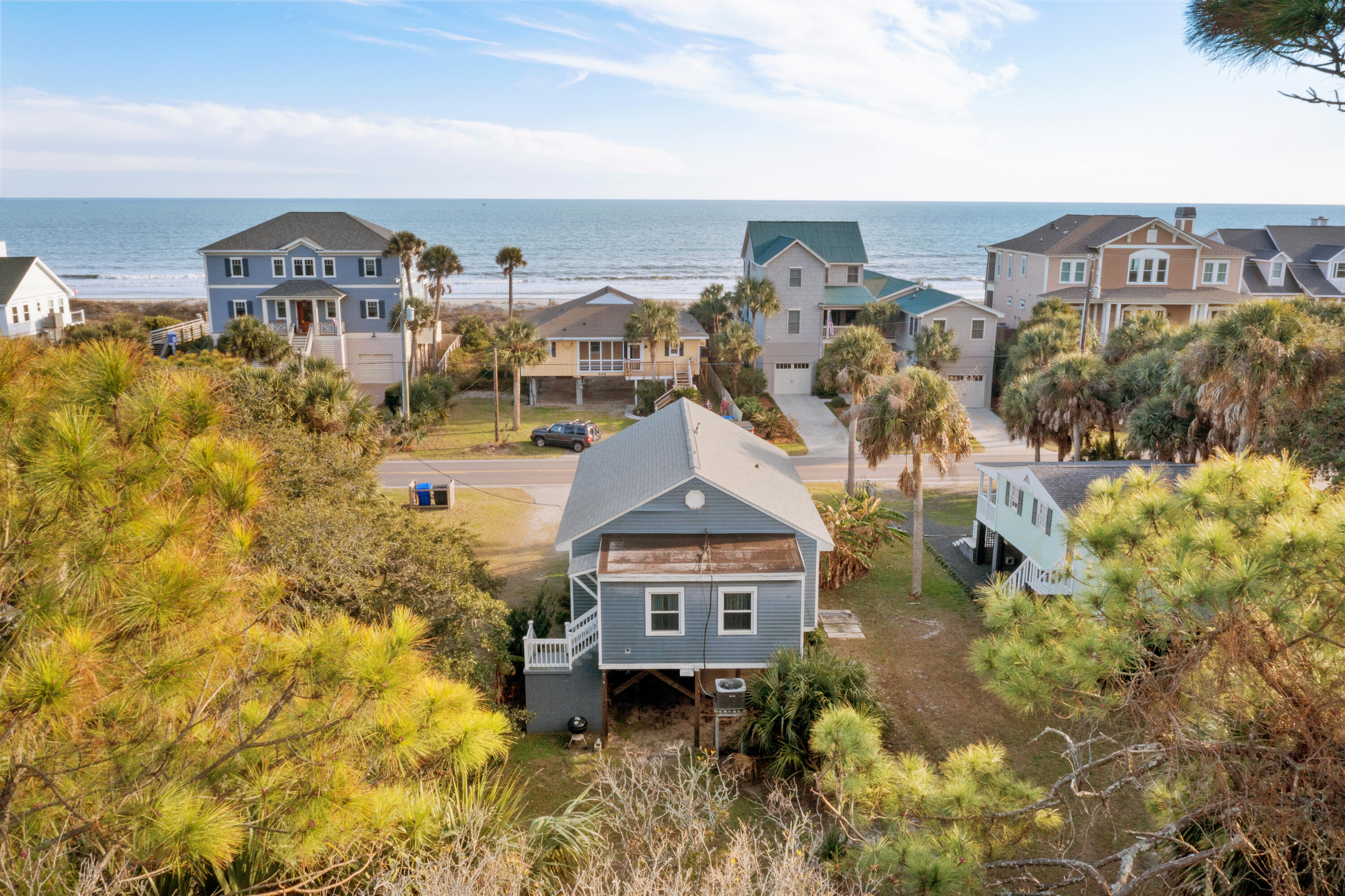 604 West Ashley Avenue Folly Beach, SC 29439 - Photo 4 of 43 604WestAshleyAvenue- KeenEyeMarketing003