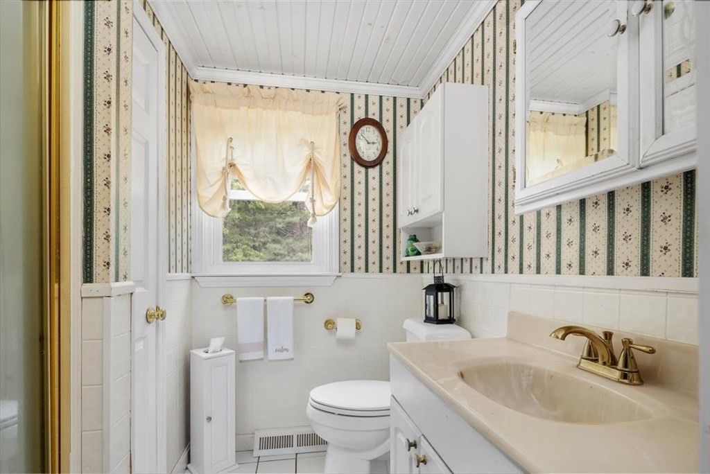 256 Bolas Road Duxbury, MA 02332 - Photo 17 of 29 Gallery Image 17