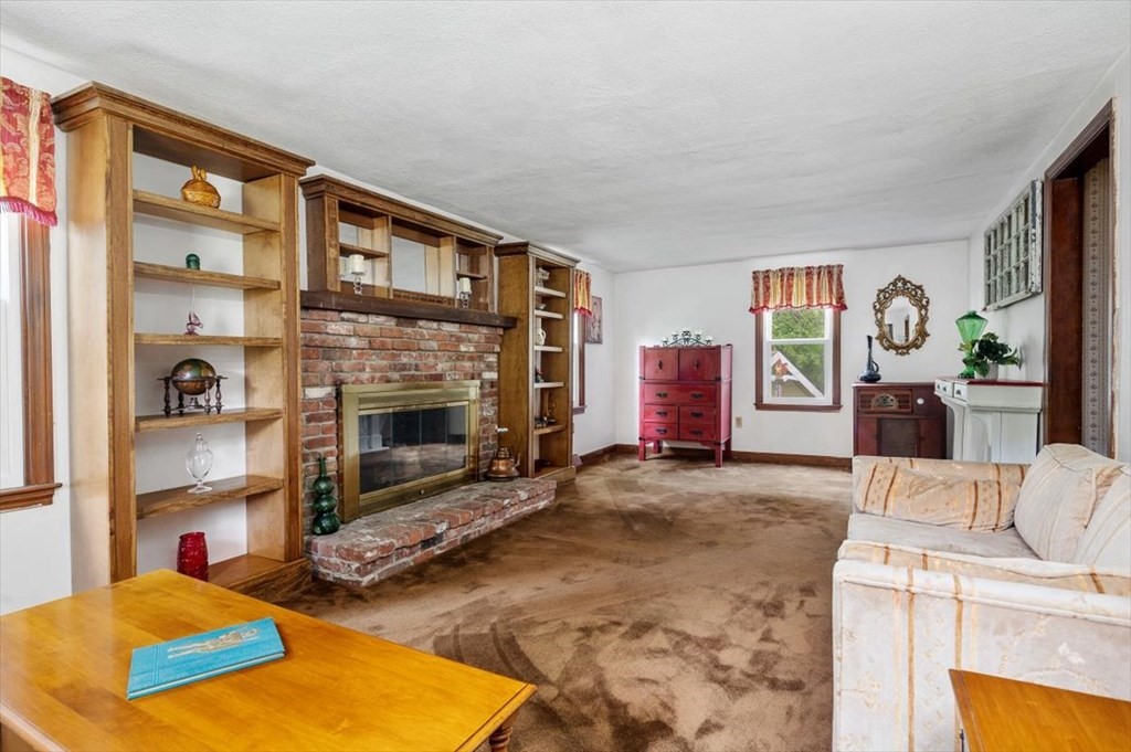256 Bolas Road Duxbury, MA 02332 - Photo 5 of 29 Gallery Image 5