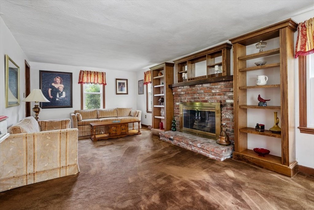 256 Bolas Road Duxbury, MA 02332 - Photo 6 of 29 Gallery Image 6