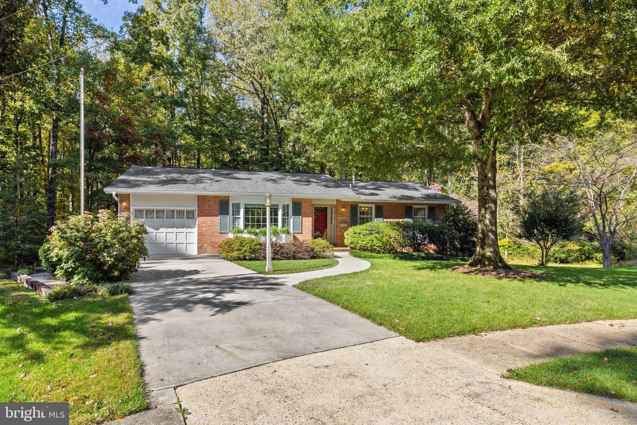 7711 Heming Place Springfield, VA 22151 - Photo 2 of 76