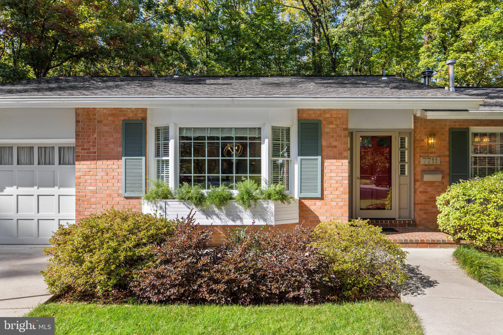 7711 Heming Place Springfield, VA 22151 - Photo 3 of 76