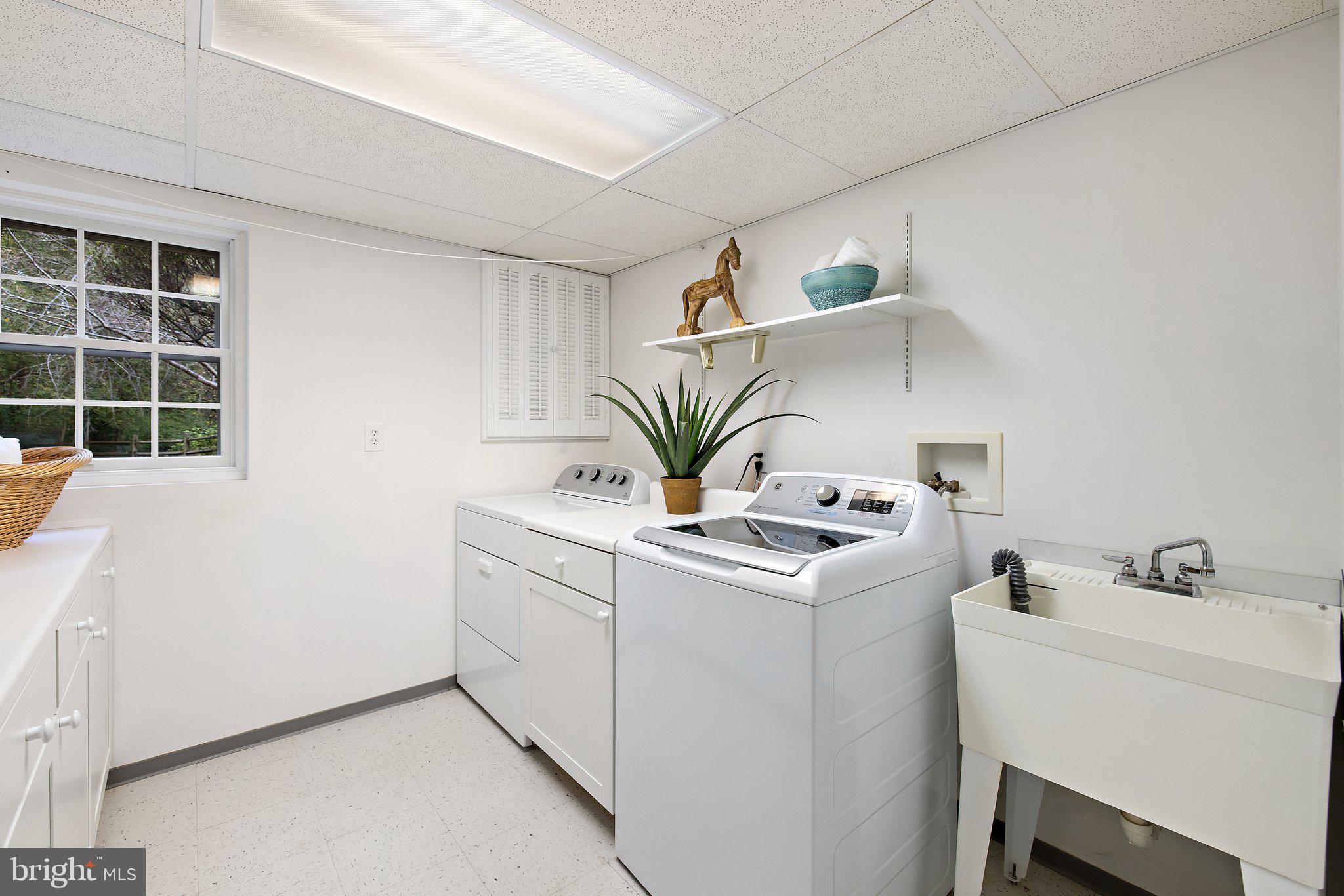 7711 Heming Place Springfield, VA 22151 - Photo 57 of 76 laundry room