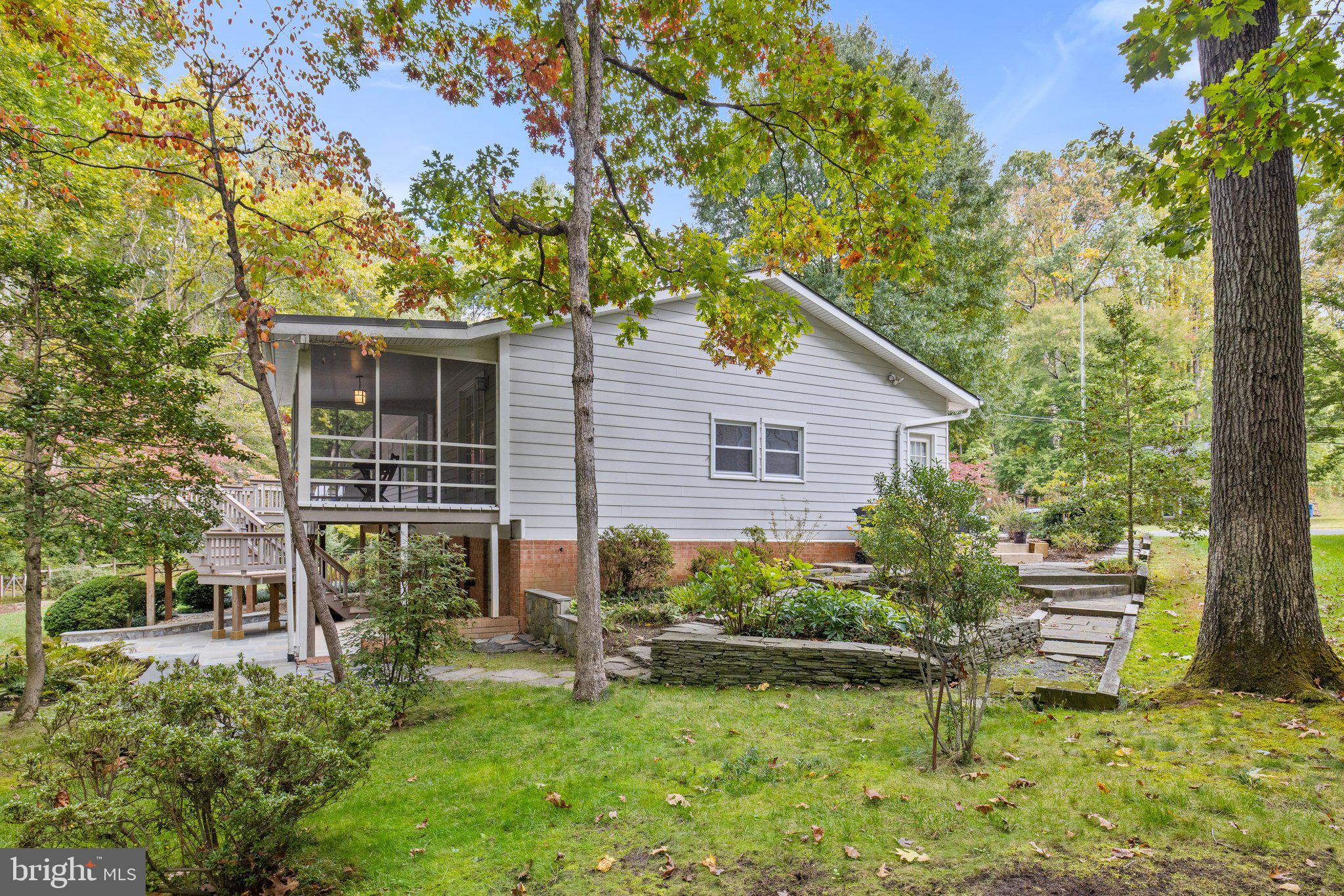 7711 Heming Place Springfield, VA 22151 - Photo 72 of 76 south side of home