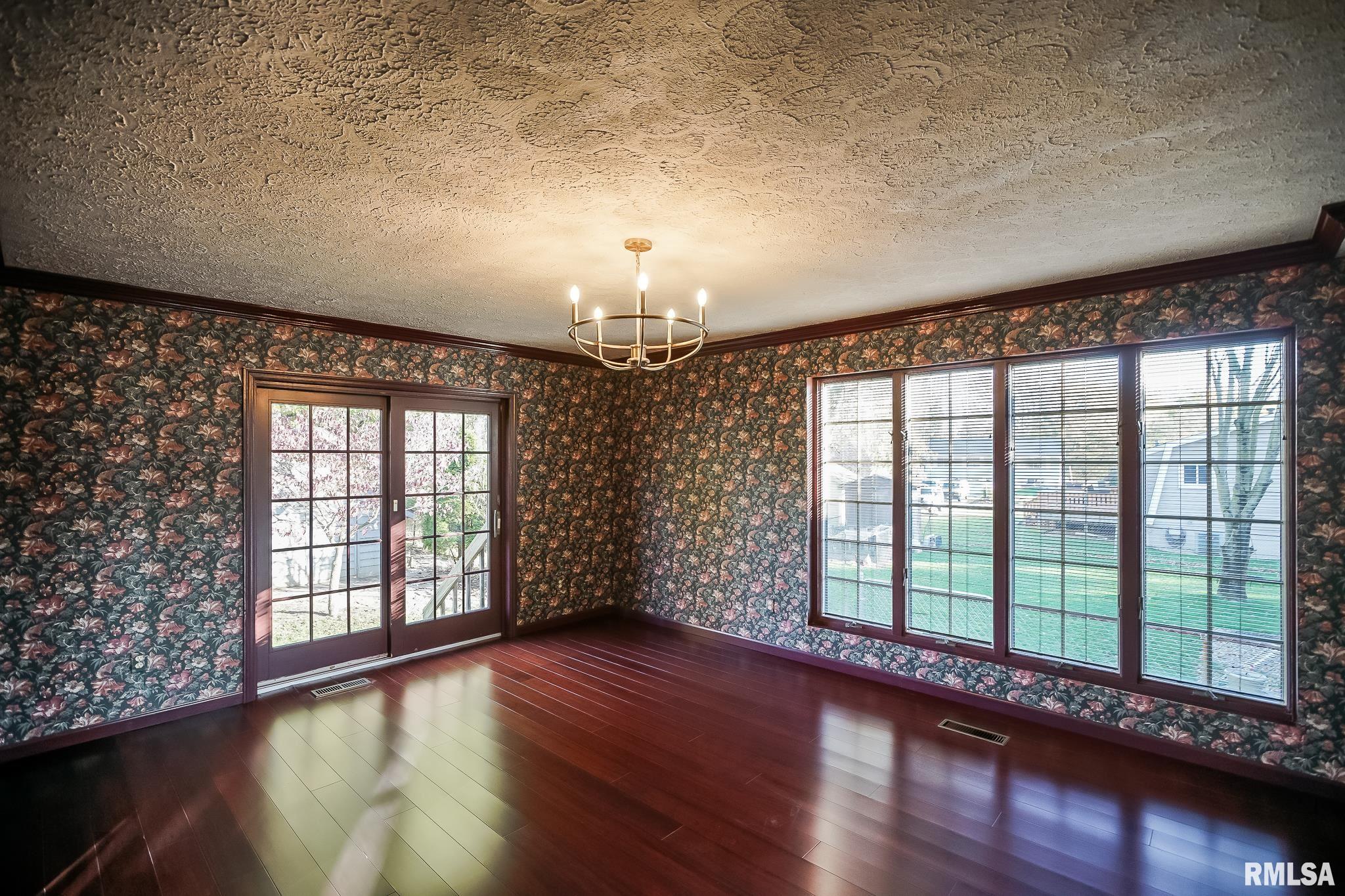 826 South Maxwell Road Peoria, IL 61607 - Photo 23 of 57