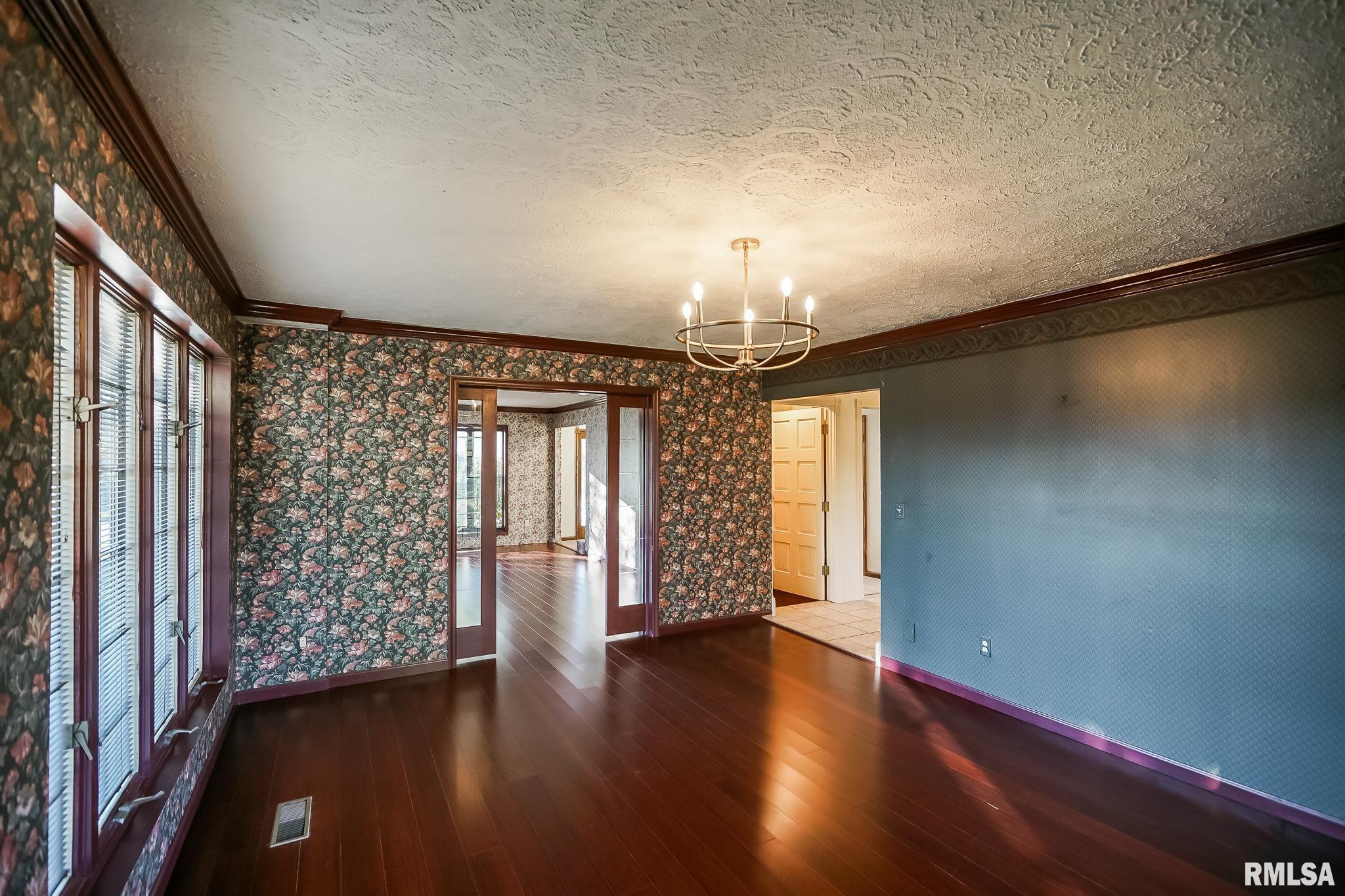 826 South Maxwell Road Peoria, IL 61607 - Photo 24 of 57