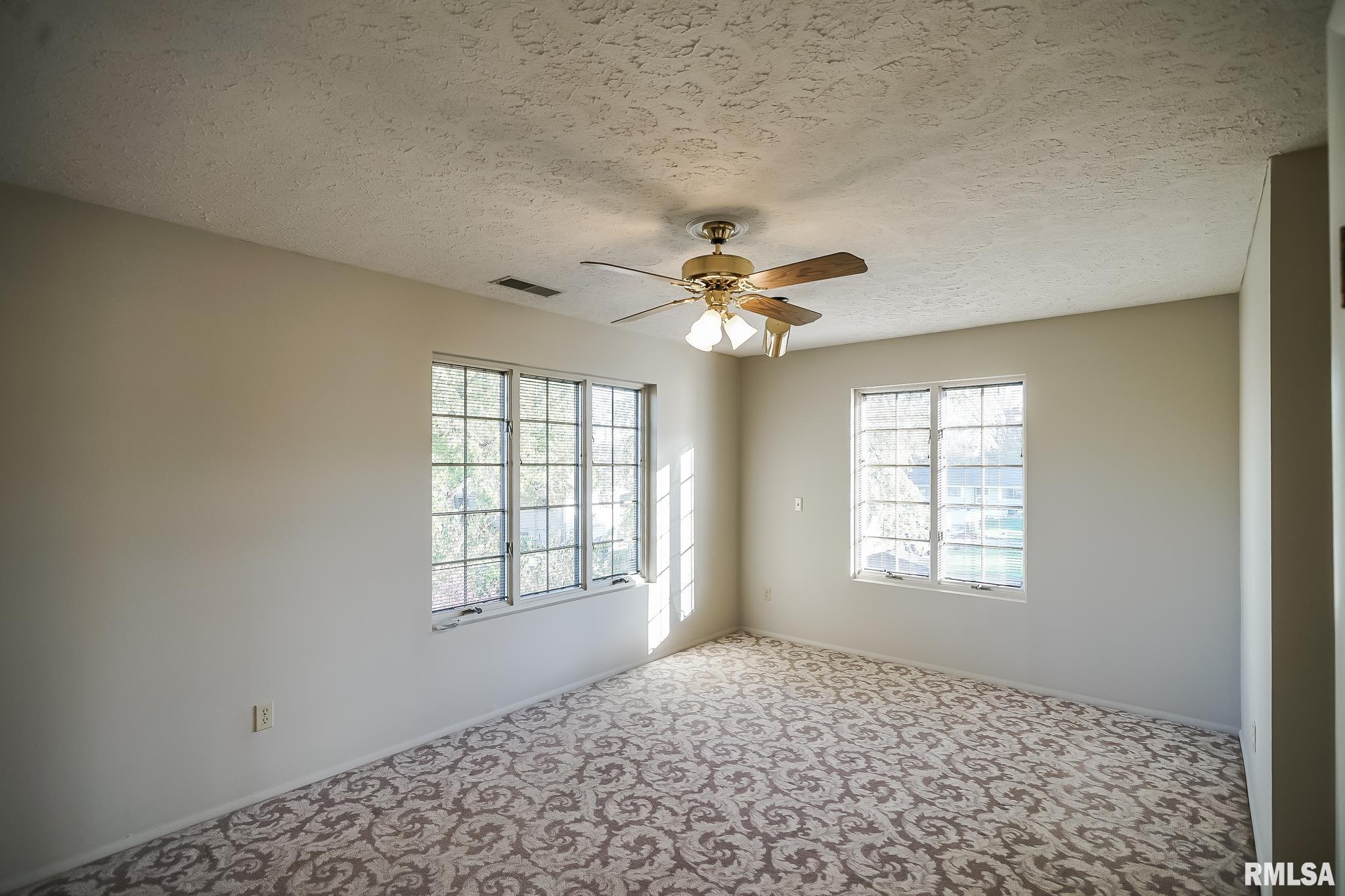 826 South Maxwell Road Peoria, IL 61607 - Photo 29 of 57