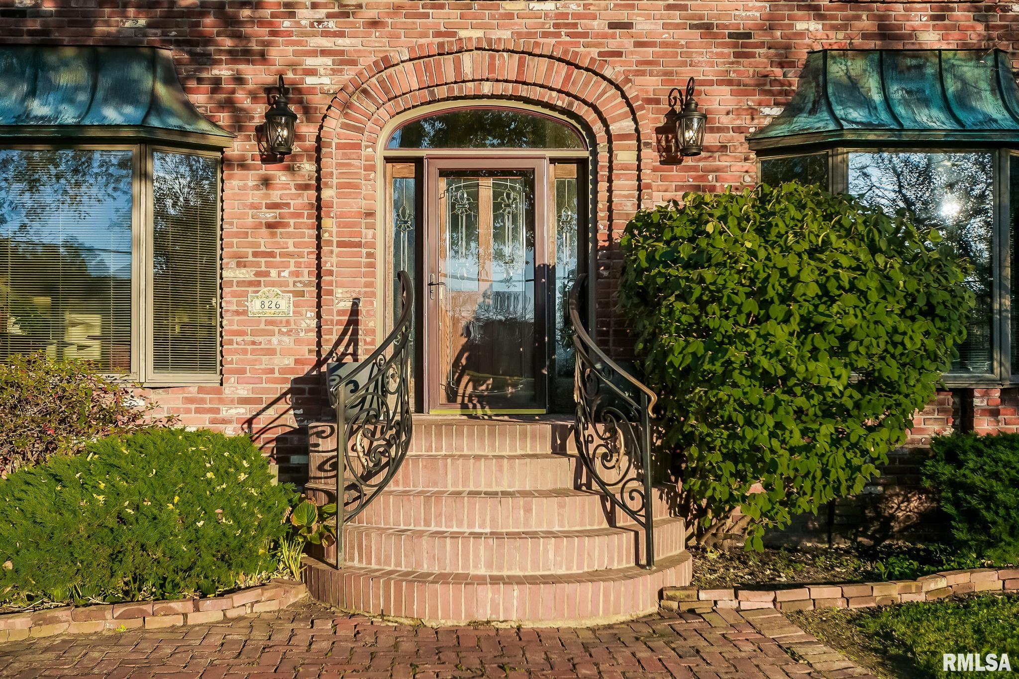 826 South Maxwell Road Peoria, IL 61607 - Photo 3 of 57