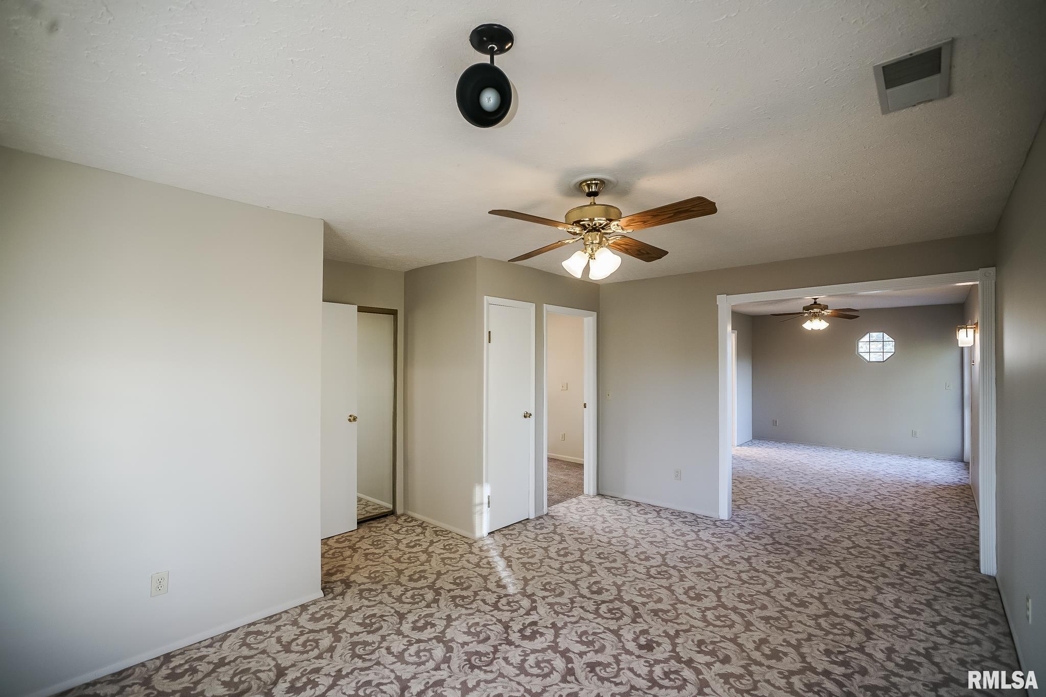 826 South Maxwell Road Peoria, IL 61607 - Photo 31 of 57