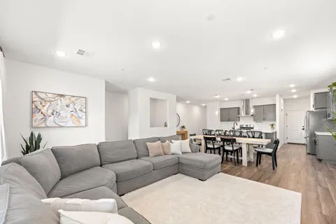 $649,000 | 1032 Fortuna Drive, Roseville, CA 95747