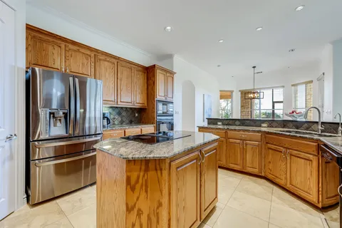 $825,000 | 104 Running Brook Trail, Spicewood, TX 78669