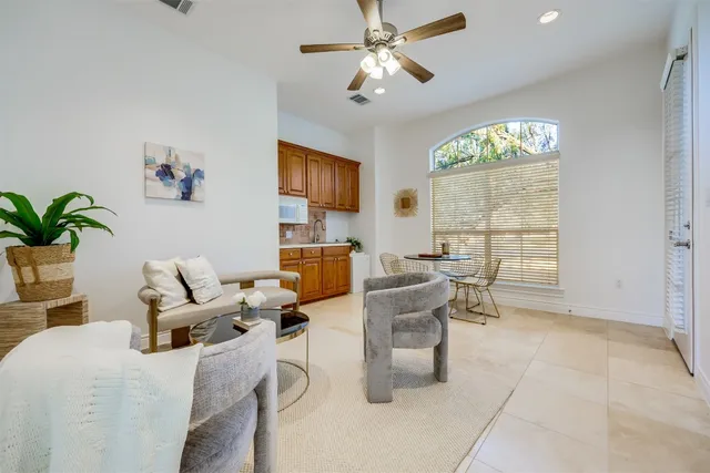 $850,000 | 104 Running Brook Trail, Spicewood, TX 78669