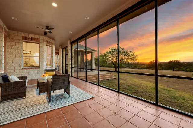 $850,000 | 104 Running Brook Trail, Spicewood, TX 78669