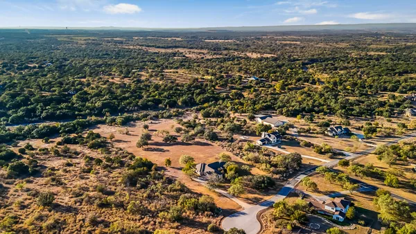 $800,000 | 104 Running Brook Trail, Spicewood, TX 78669
