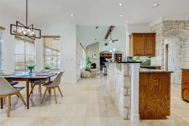 $850,000 | 104 Running Brook Trail, Spicewood, TX 78669