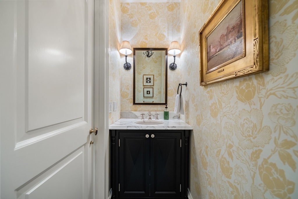 36 Commonwealth Avenue, Unit PH Boston, MA 02116 - Photo 10 of 30