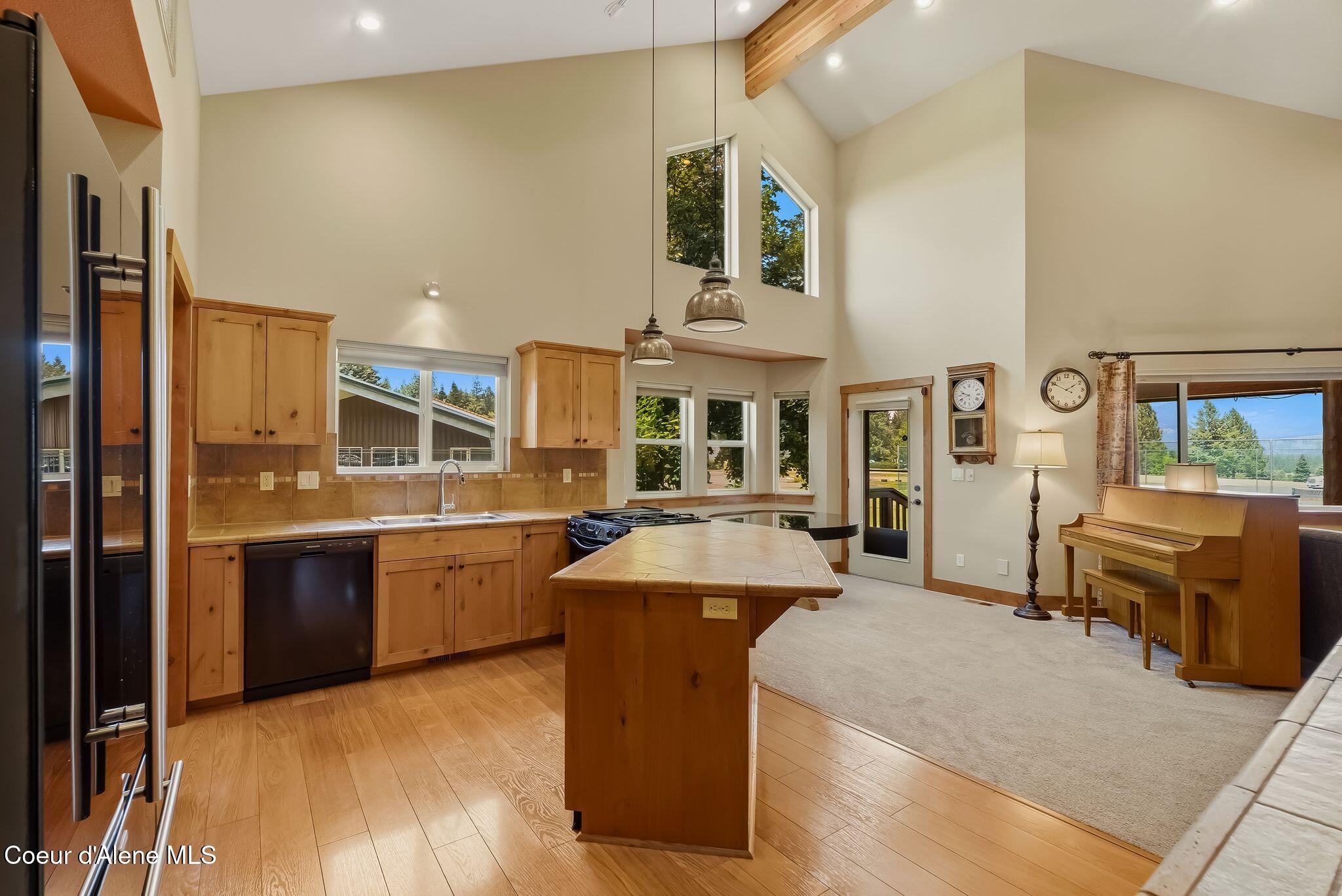521 Stoneridge Road Blanchard, ID 83804 - Photo 5 of 56 5 Kitchen