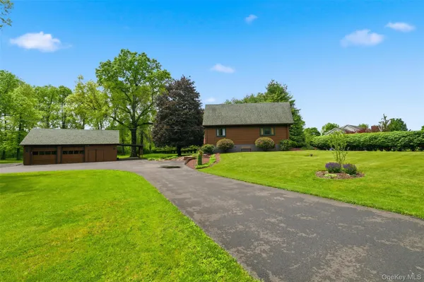 $535,000 | 2 Linder Drive, New Paltz, NY 12561