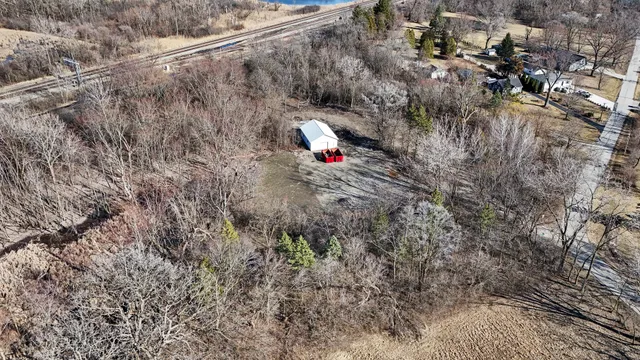 a view of a dry yard