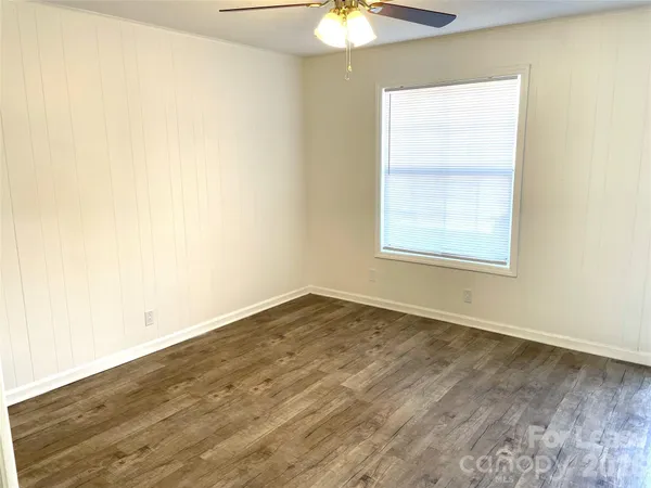 $1,100 | 120 East Church Street, Stanley, NC 28164