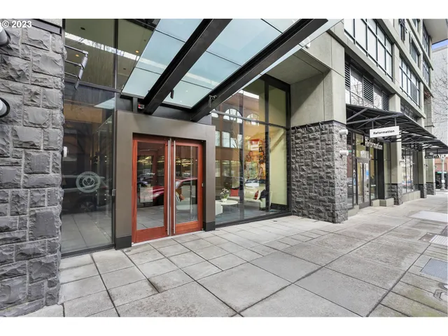 $624,900 | 1025 Northwest Couch Street, Unit 613, Portland, OR 97209
