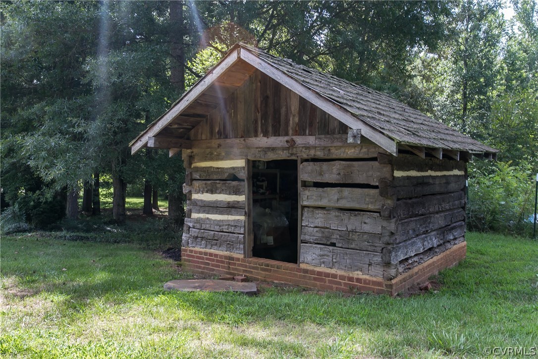 13133 Scotchtown Road Beaverdam, VA 23015 - Photo 33 of 49 11x11 wooden shed