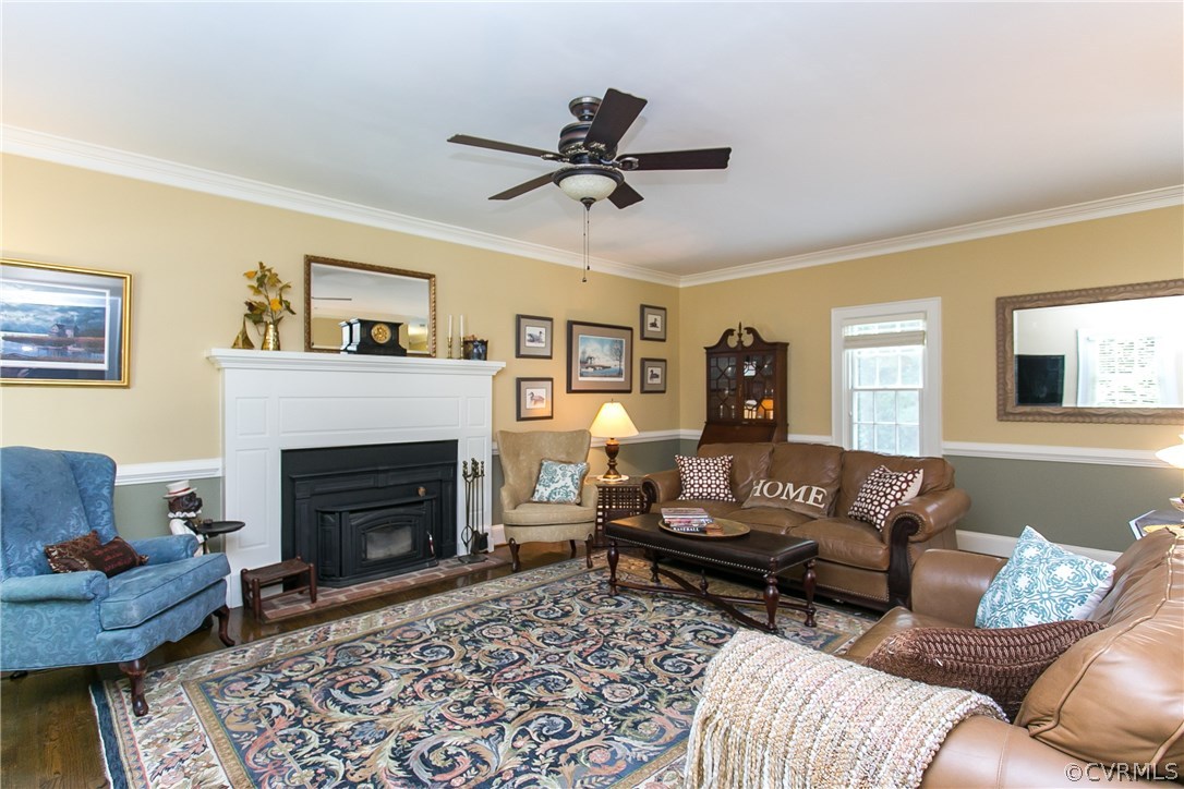 13133 Scotchtown Road Beaverdam, VA 23015 - Photo 5 of 49 Living Room (21x15): Hardwood floor, ceiling fan,