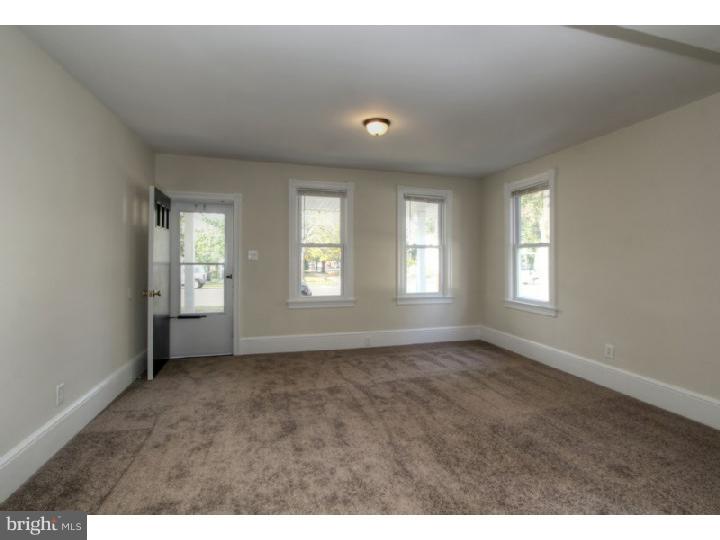 201 Lippincott Avenue Riverside, NJ 08075 - Photo 4 of 23