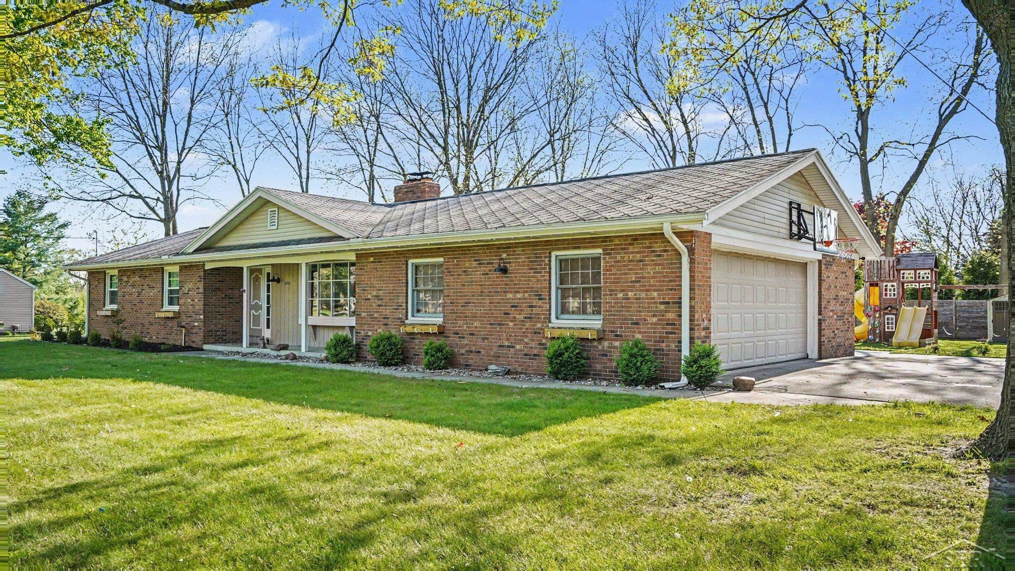 6190 Maple Road Frankenmuth, MI 48734 - Photo 2 of 27