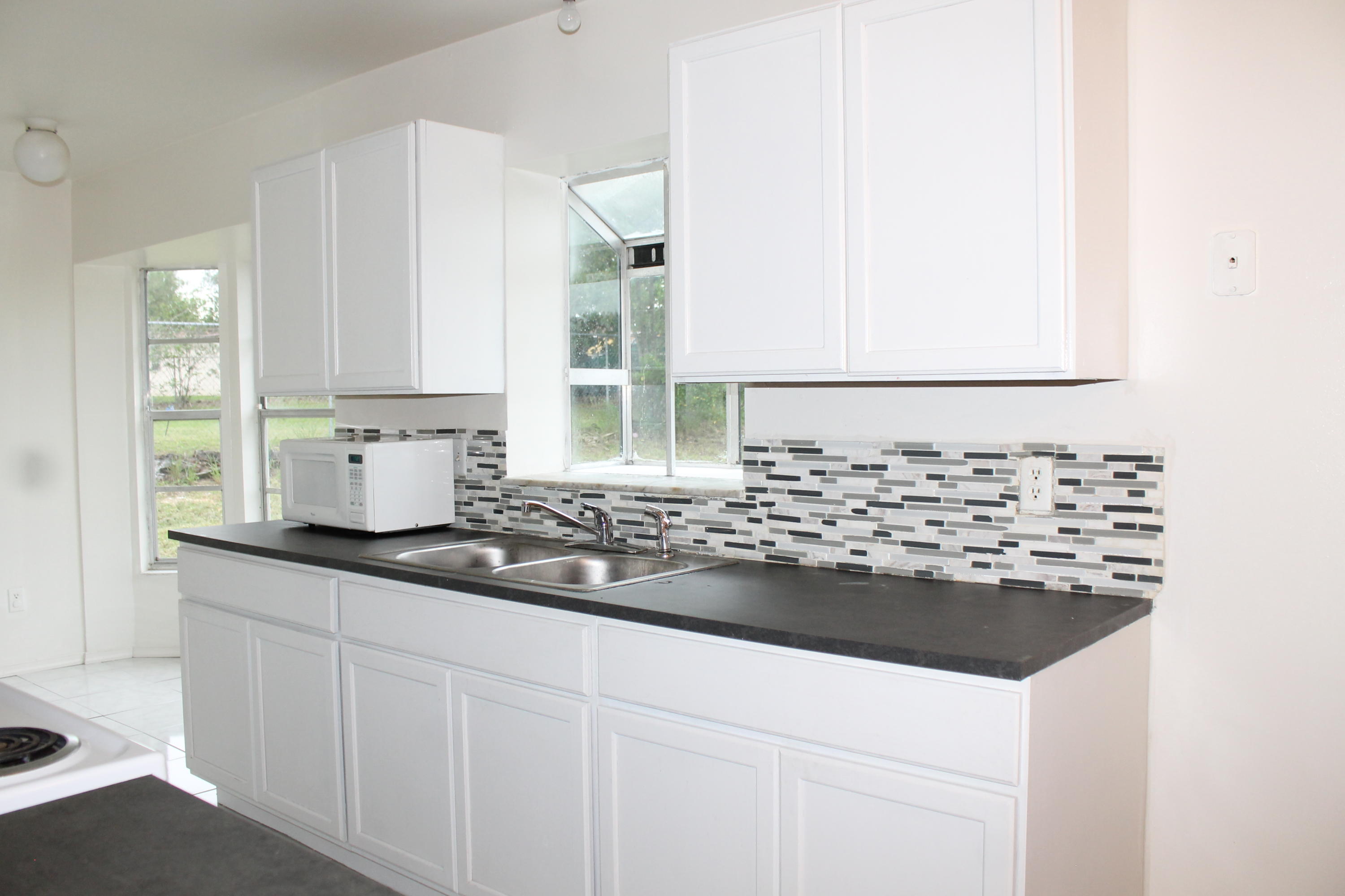 3211 Hammersmith Road Orlando, FL 32818 - Photo 6 of 16 Kitchen