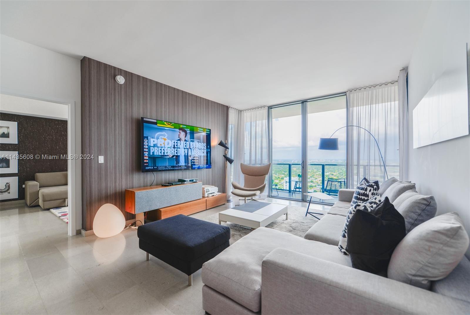 88 Southwest 7th St Unit 3504  