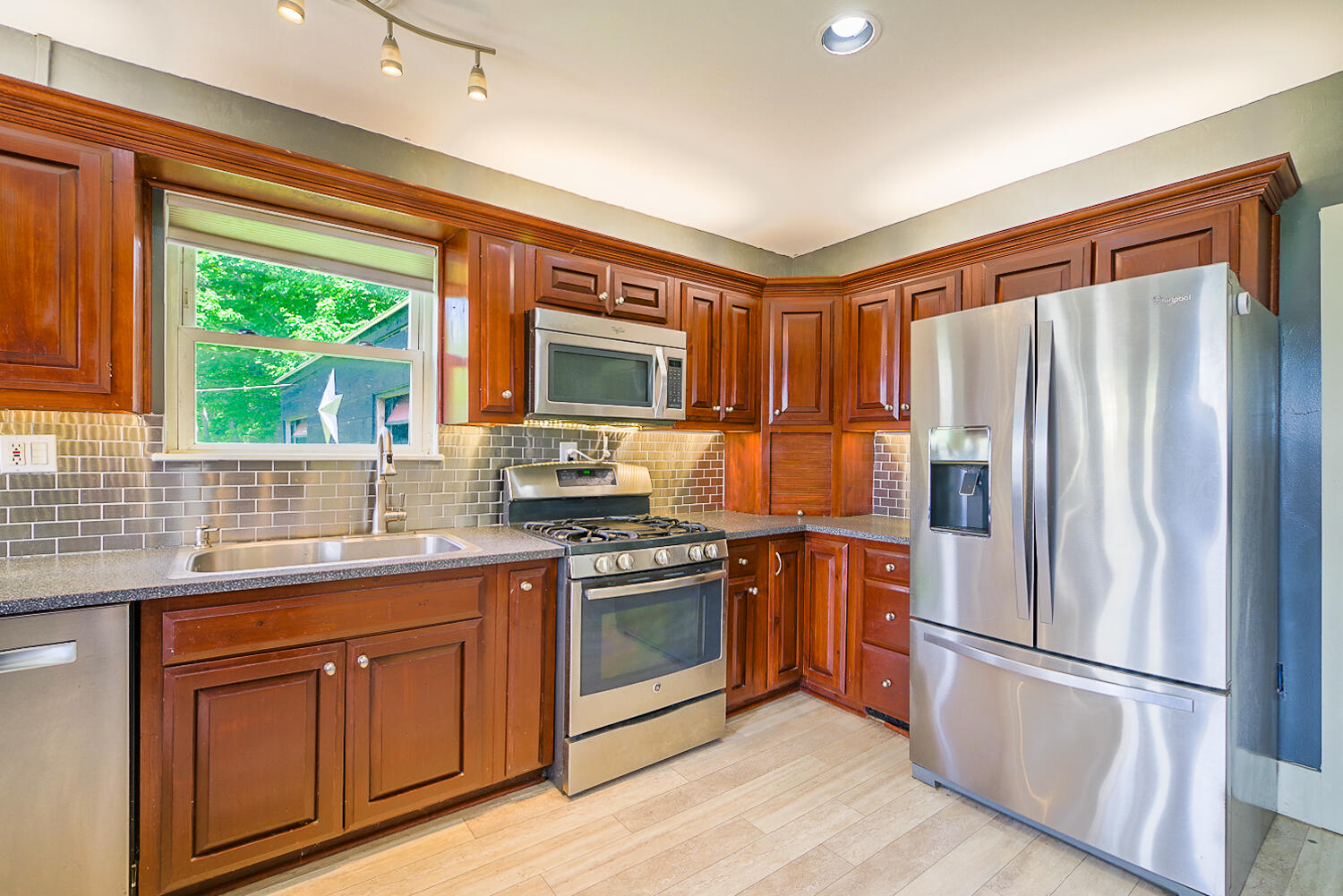 41 West Meadow Road Rockland, ME 04841 - Photo 8 of 33 Kitchen
