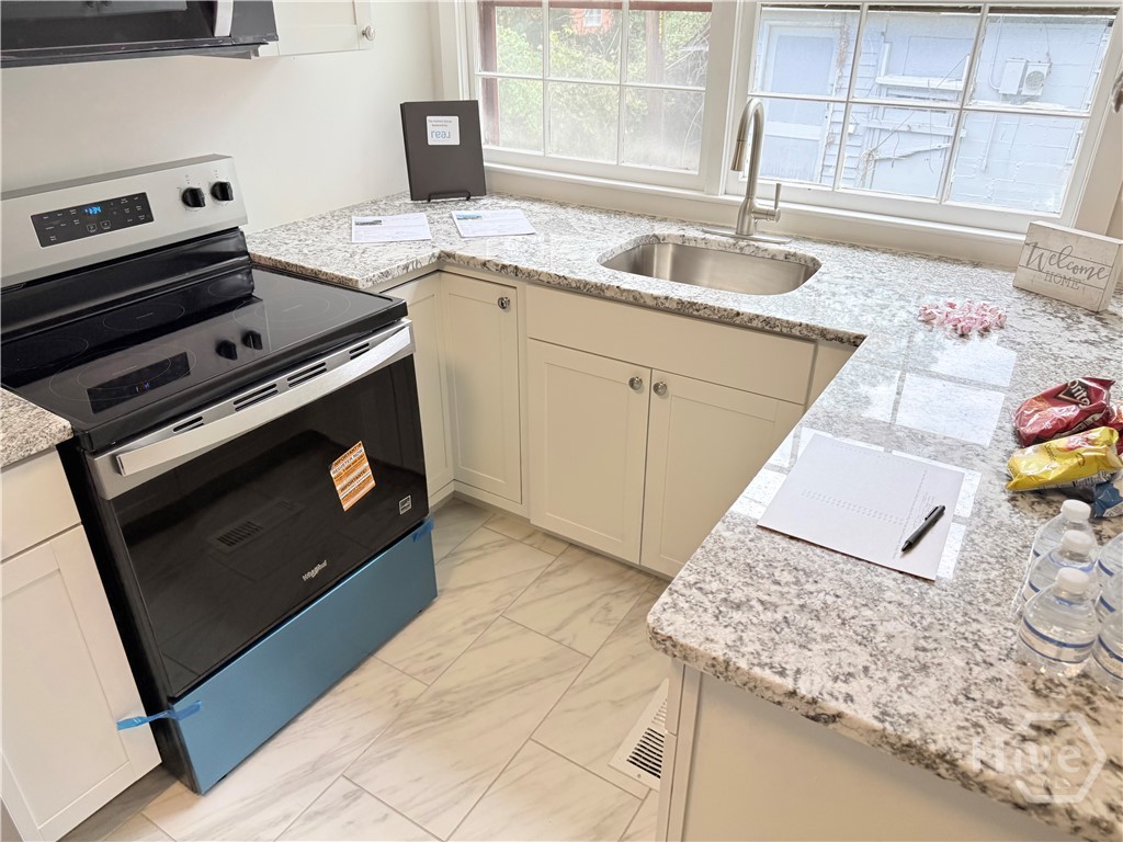 737 East 37th Street Savannah, GA 31401 - Photo 18 of 28