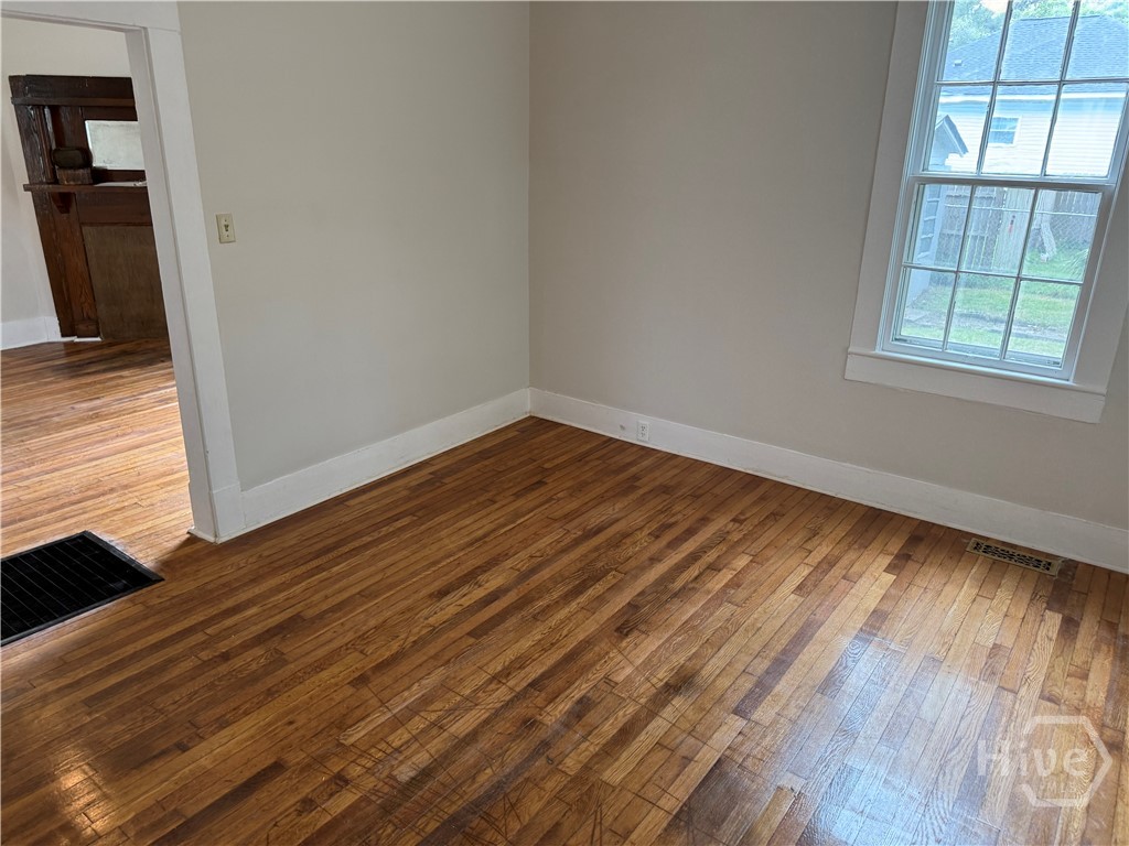 737 East 37th Street Savannah, GA 31401 - Photo 5 of 28