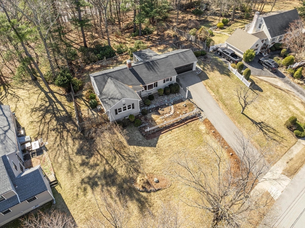 26 Lothrop Road Reading, MA 01867 - Photo 6 of 41