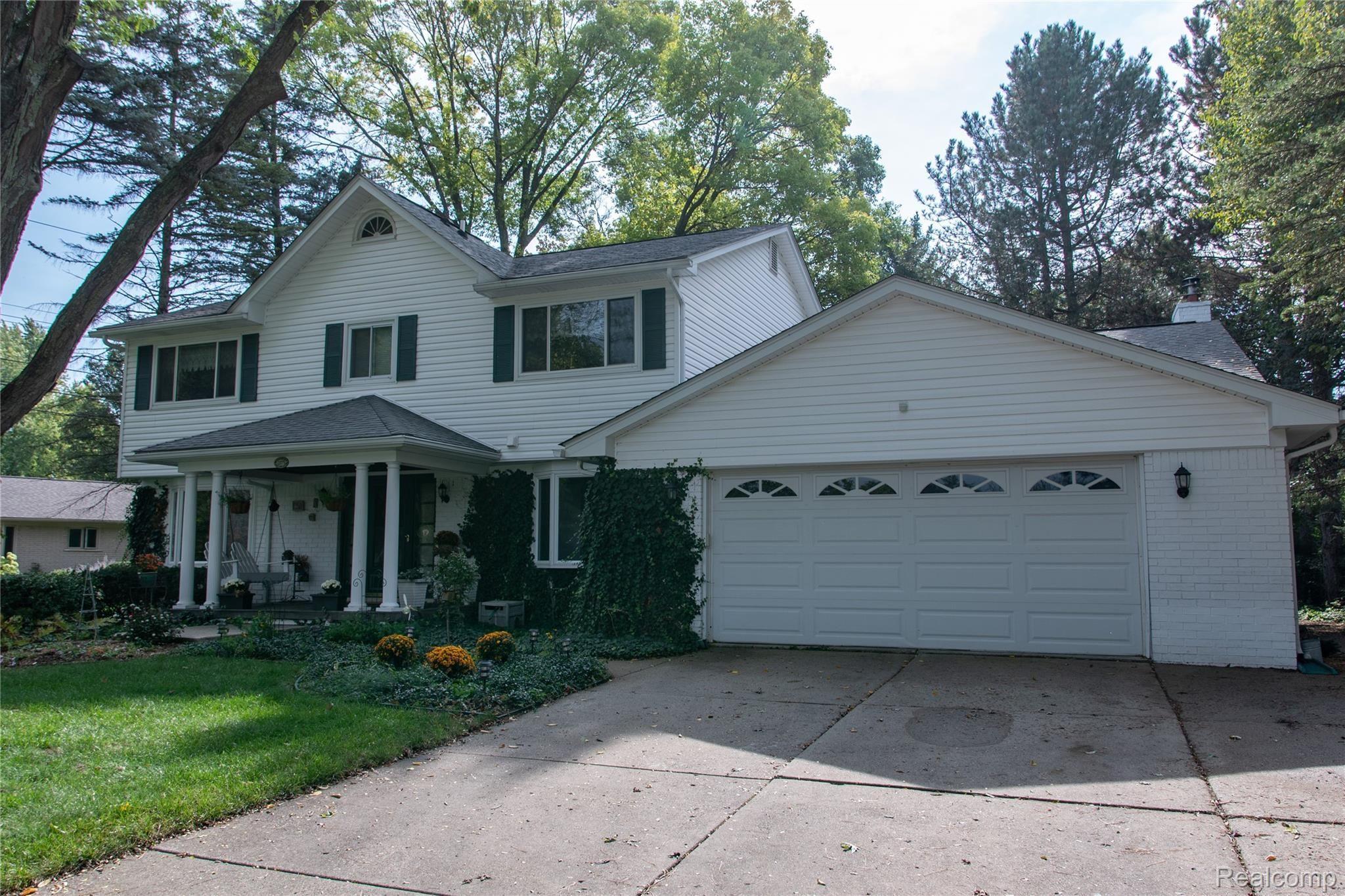 2275 Chalet Drive Rochester, MI 48309 - Photo 61 of 62 Front of Home with Attached Garage
