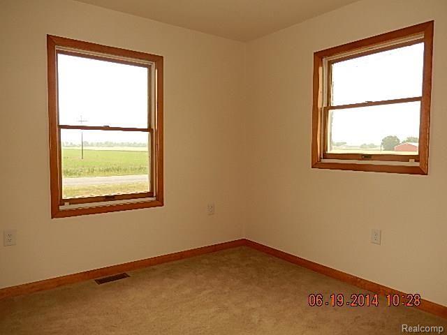 5594 Labo Road South Rockwood, MI 48179 - Photo 13 of 18 026.jpg