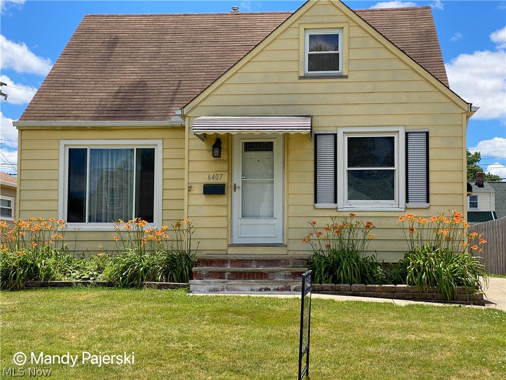 6407 Ridgewood Avenue Parma, OH 44129 - Photo 2 of 34
