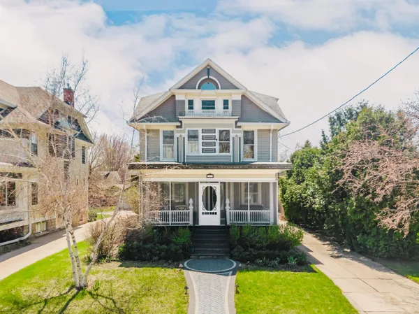 $459,900 | 1021 Washington Avenue, Oshkosh, WI 54901